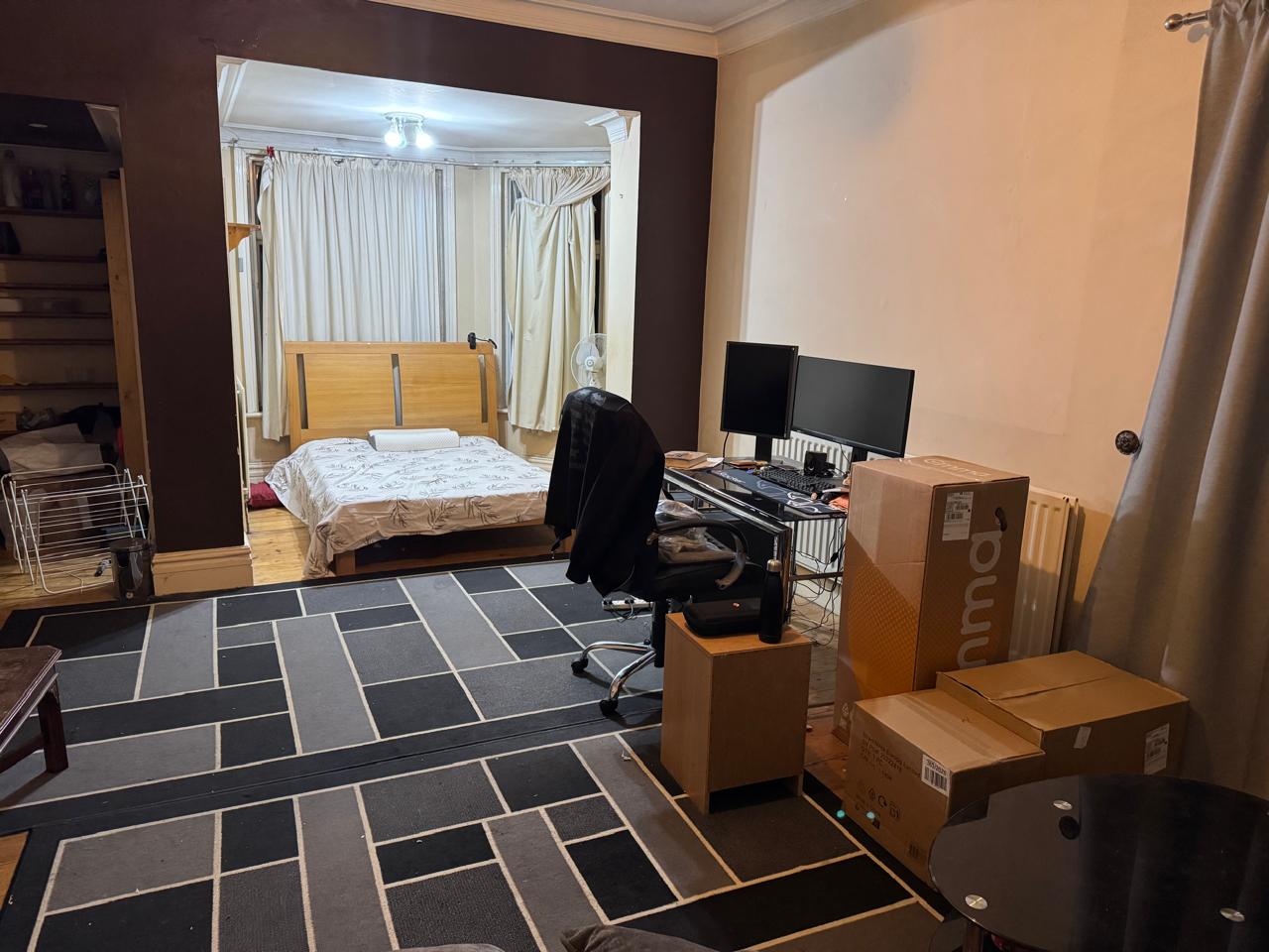 Fully Furnished Spacious Double Bedroom - Bromley